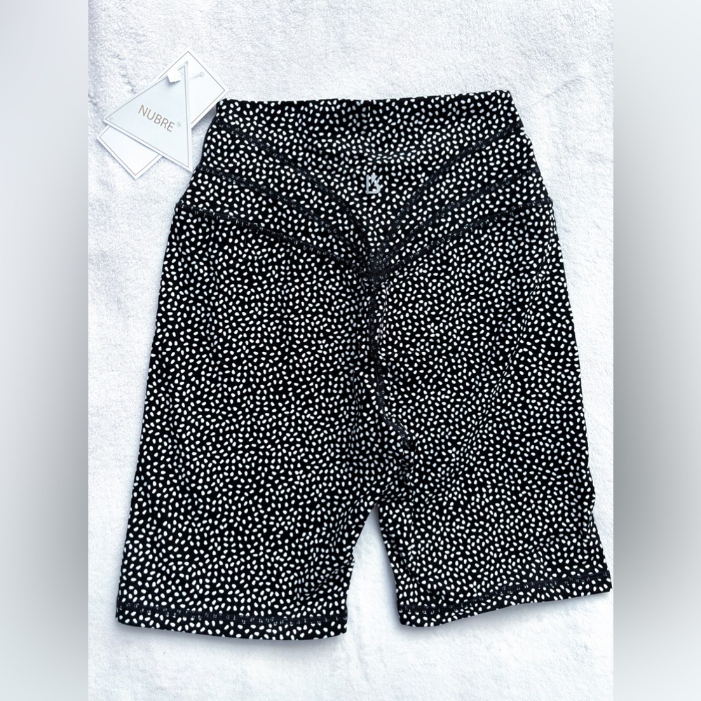 ✨NWT BUFFBUNNY BIKER SHORTS FLATTERING BLACK SZ SMALL ✨